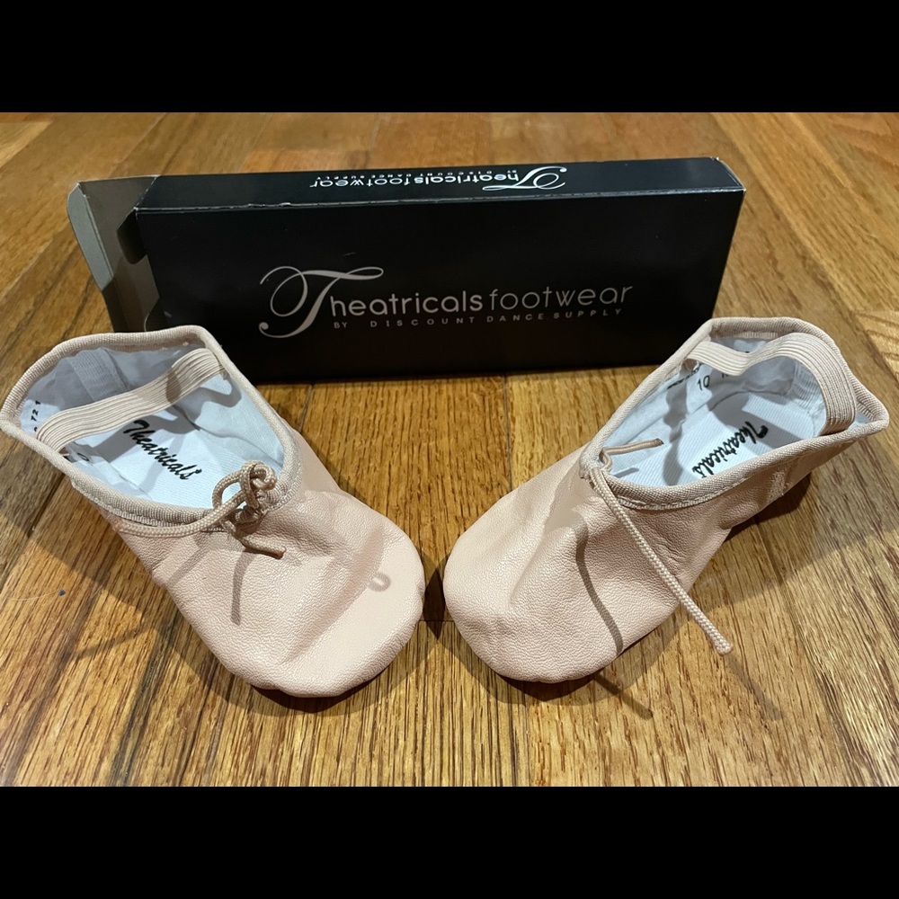 Toddler size 10 brand new ballet slippers. Full sole. Pink.